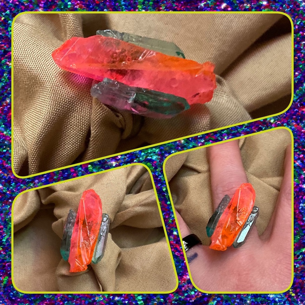 ❌️SOLD❌️Pink/Blue Crystal Ring